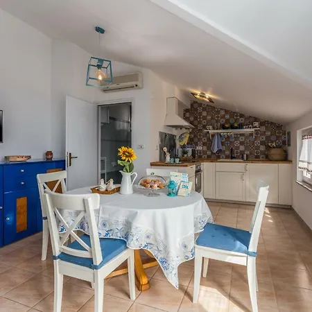 Sabijan Superior Deluxe *